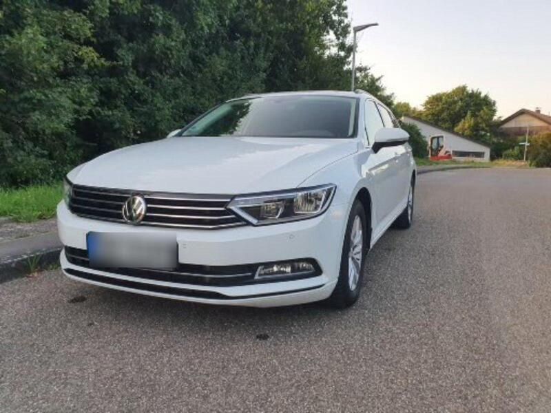 Weiß Gebraucht 2016 VW Passat Kombi | 12.850 € (Superpreis) - Bild 1/4
