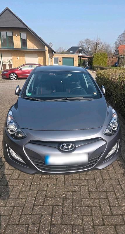 Gebraucht Hyundai i30 128 PS (94 kW) 2012 Grau Limousine