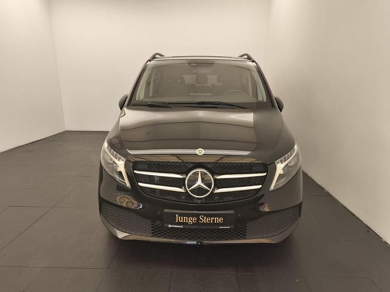 Gebraucht Mercedes V300 237 PS (174 kW) 2024 Obsidianschwarz metallic Van / Kleinbus