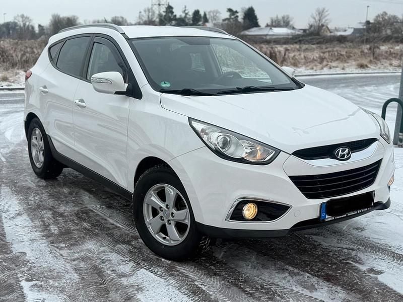 Weiß Gebraucht 2013 Hyundai ix35 SUV | 6.750 € (Guter Preis) - Bild 1/4