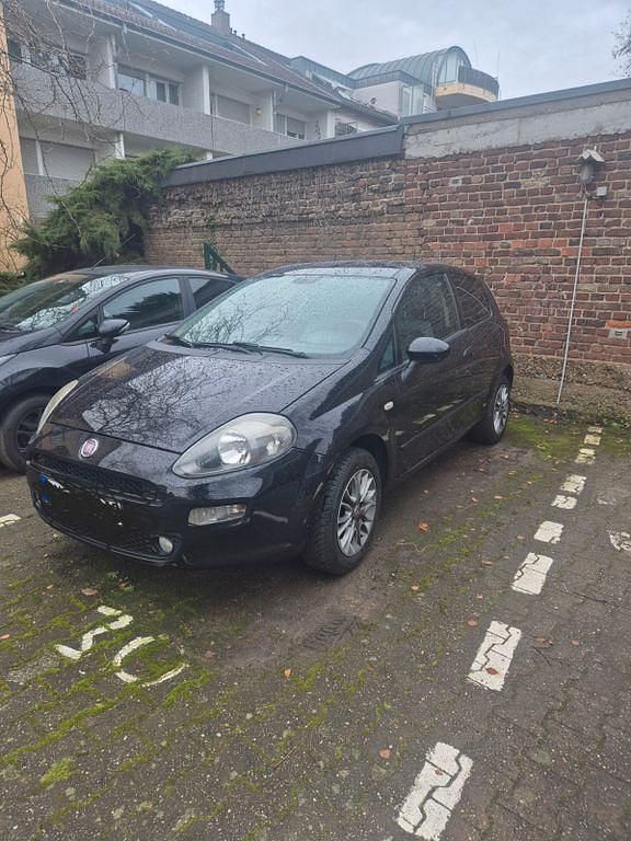 Gebraucht Fiat Punto 77 PS (56 kW) 2013 Schwarz Kleinwagen