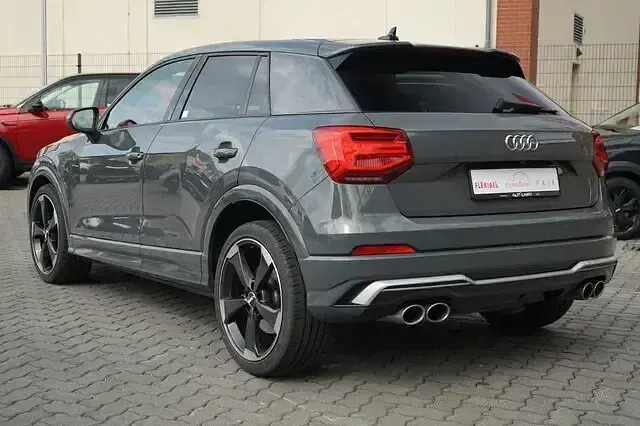 Gebraucht Audi SQ2 Sport 300 PS (220 kW) 2019 Grau SUV