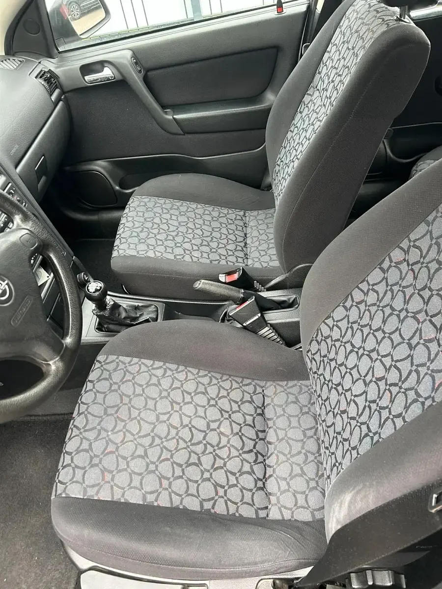 Używany Opel Astra Edition 75 KM (55 kW) 2000 Srebrny Sedan/Limuzyna