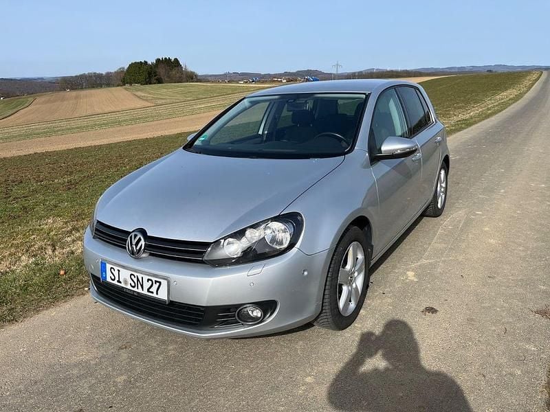 Gebraucht VW Golf VI Team 80 PS (58 kW) 2010 Silber Kleinwagen
