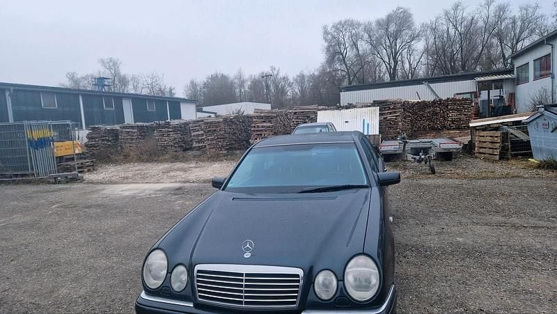 Gebraucht Mercedes E280 Avantgarde 204 PS (150 kW) 1998 Limousine