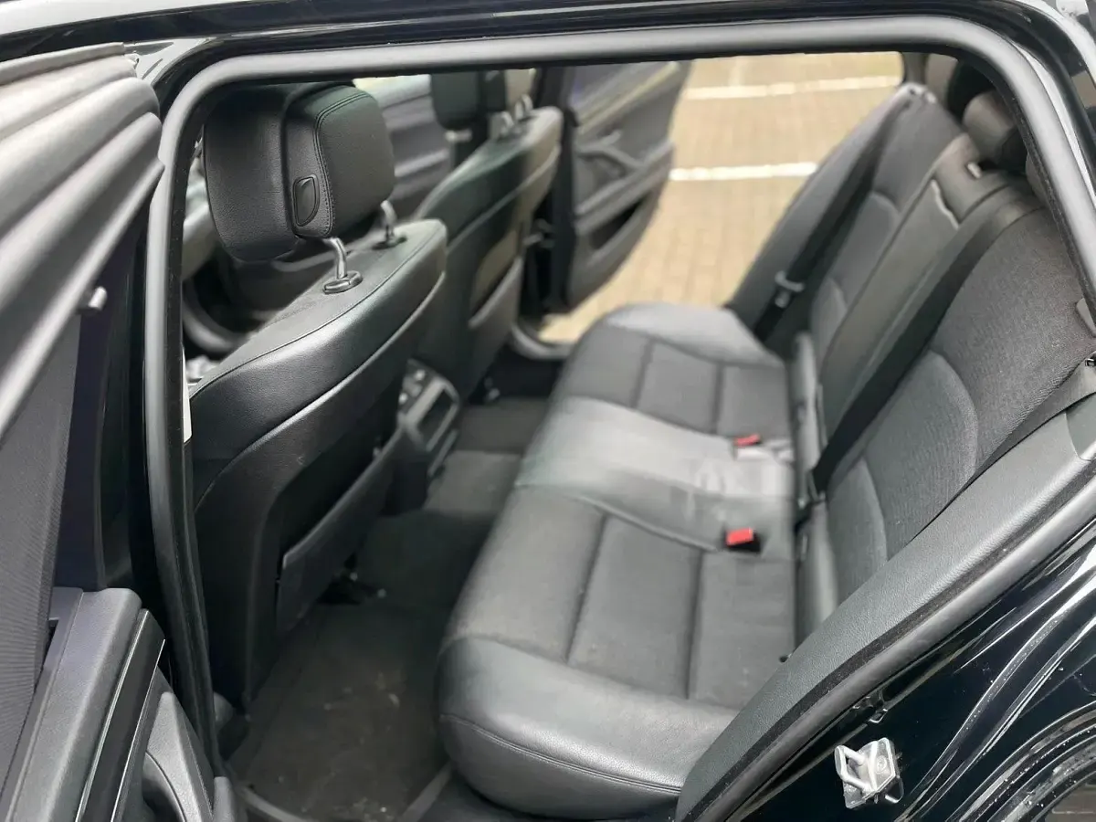 Gebraucht BMW 530 258 PS (189 kW) 2012 Schwarz Kombi