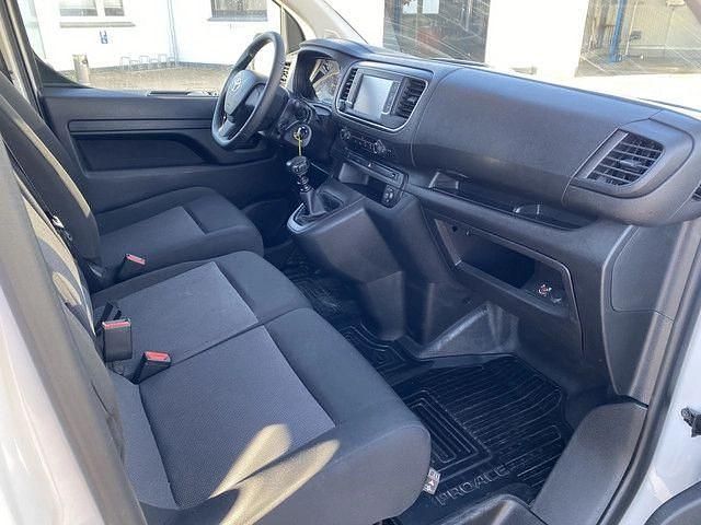 Gebraucht Toyota Proace 144 PS (105 kW) 2024 Weiss Van / Kleinbus