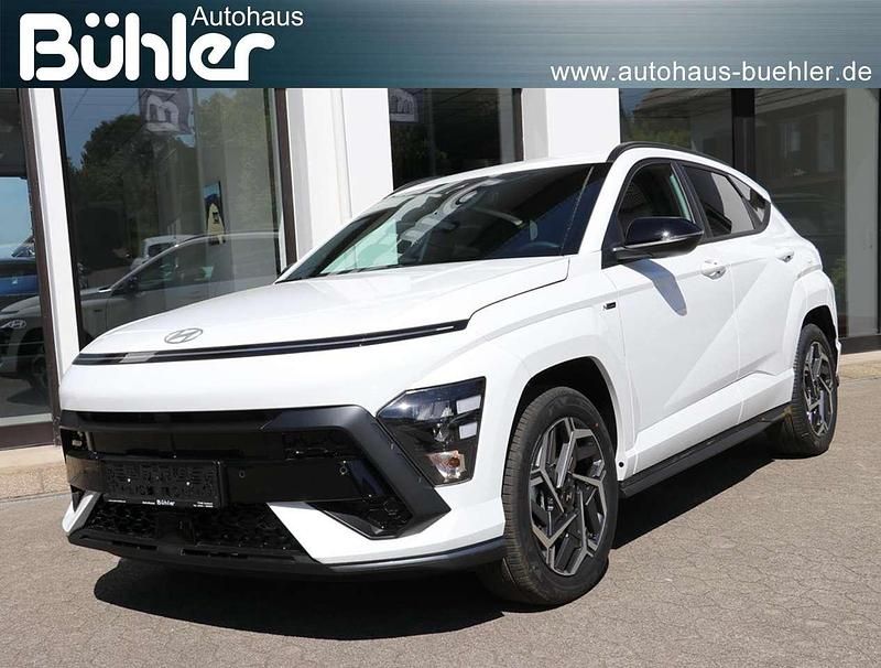 Atlas white (uni) Neu 2025 Hyundai Kona N Line SUV | 25.750 € (Fairer Preis) - Bild 1/4