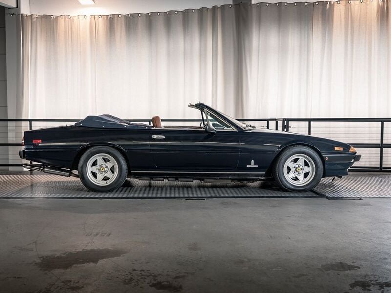 Blau Gebraucht 1983 Ferrari 400 Cabrio | 69.250 € - Bild 1/4