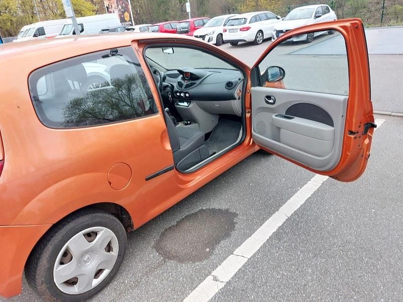 Second-hand Renault Twingo Initiale 75 CP (55 kW) 2007 Auriu Hatchback