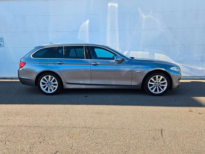 Gebraucht BMW 530 258 PS (189 kW) 2011 Spacegrau metallic Kombi