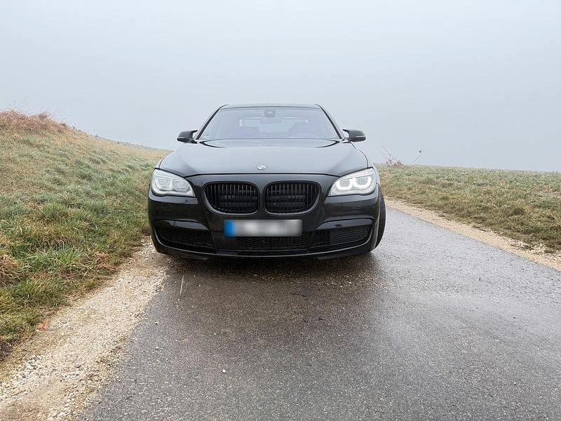 Second-hand BMW 750 450 CP (330 kW) 2013 Negru Berlinǎ