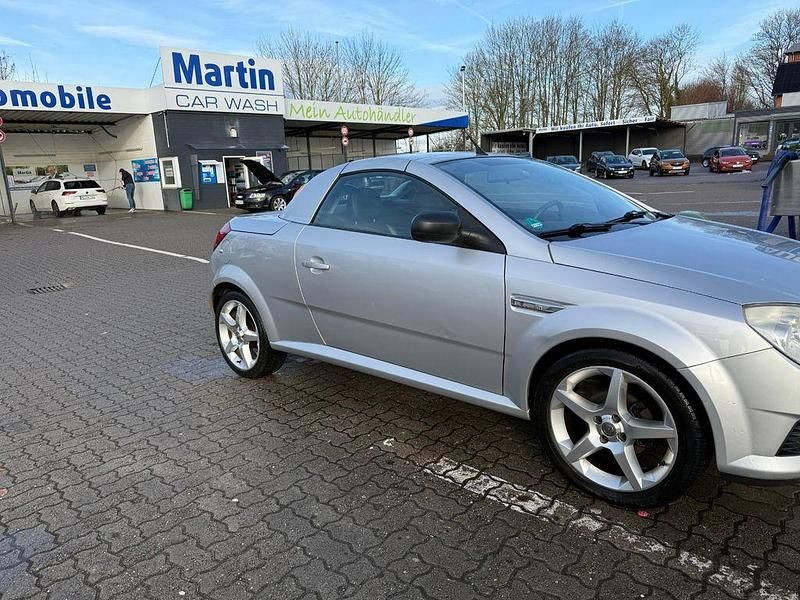 Gebraucht Opel Tigra 90 PS (66 kW) 2007 Silber Cabrio