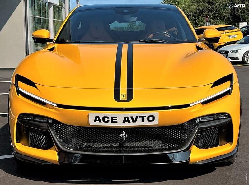 Second-hand Ferrari Purosangue 725 CP (533 kW) 2024 Galben SUV