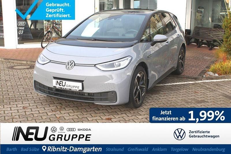 Mondsteingrau / schwarz Gebraucht 2022 VW ID.3 Pro Kleinwagen | 21.979 € (Superpreis) - Bild 1/4