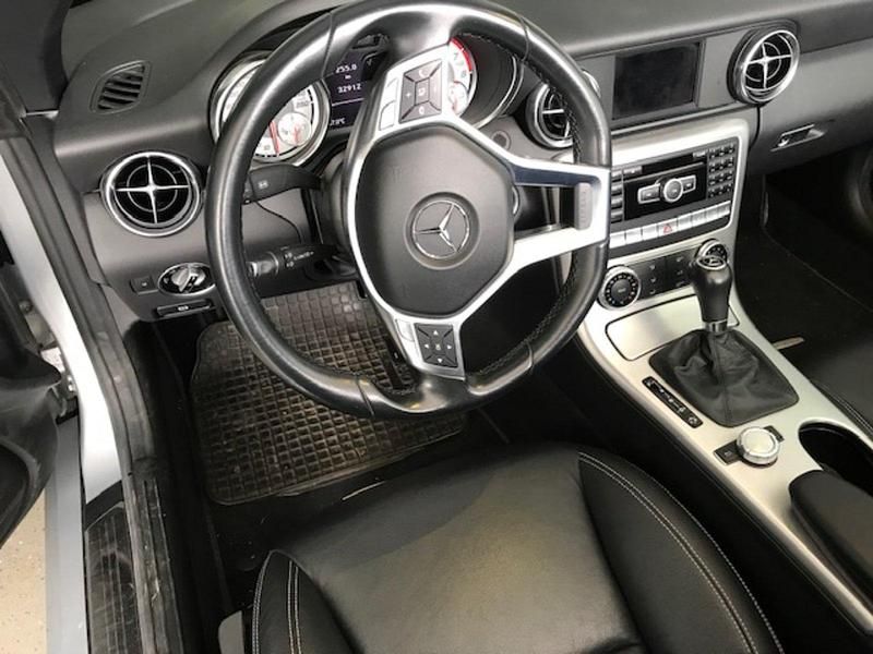 Gebraucht Mercedes SLK200 184 PS (135 kW) 2014 Silber Cabrio