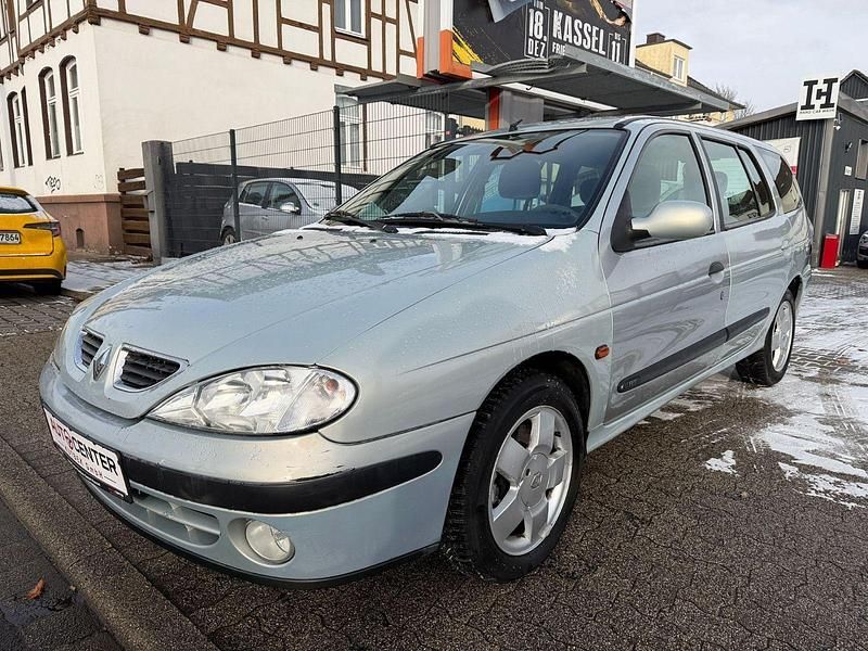 Gebraucht Renault Mégane GrandTour Expression 107 PS (78 kW) 2002 Silber Kombi