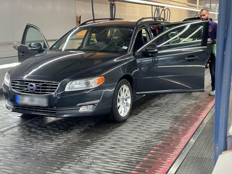 Grau Gebraucht 2014 Volvo V70 Summum Kombi | 11.499 € (Fairer Preis) - Bild 1/4