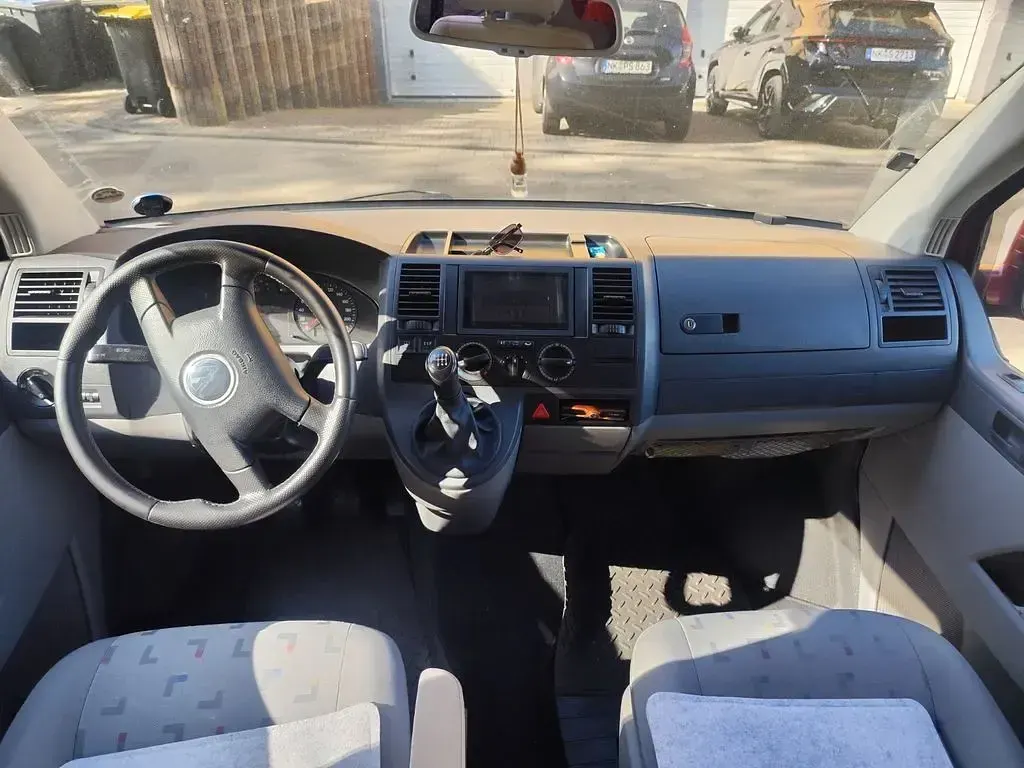 Gebraucht VW Caravelle 131 PS (96 kW) 2005 Rot Van