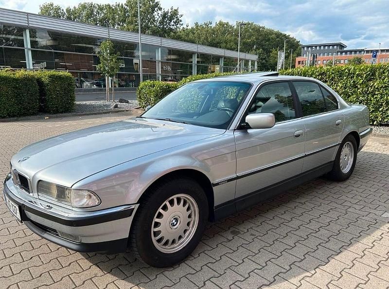 Silber Gebraucht 1996 BMW 728 Limousine | 5.600 € (Fairer Preis) - Bild 1/4