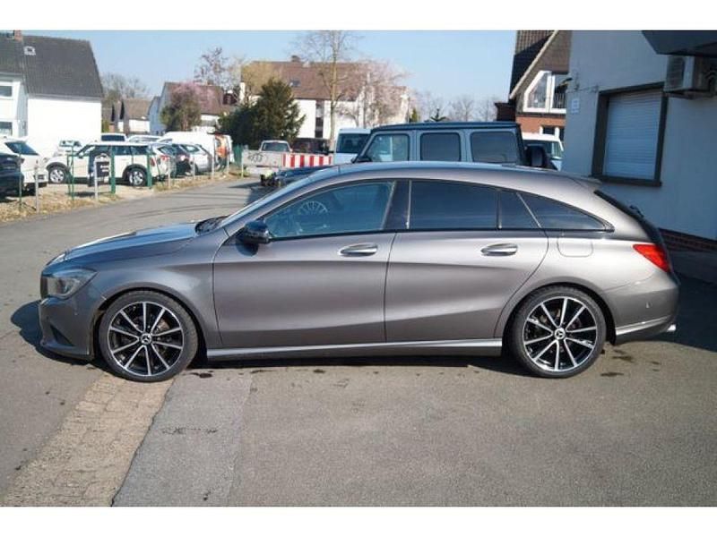 Gebraucht Mercedes CLA220 177 PS (130 kW) 2016 Mountaingrau (metallic) Limousine