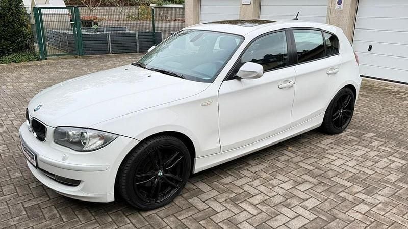 Gebraucht BMW 120 Advantage 170 PS (125 kW) 2011 Weiß Kleinwagen