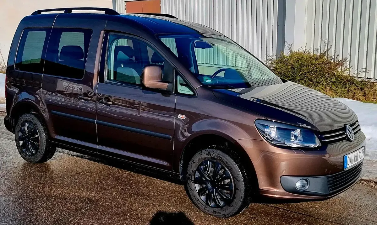 Usata VW Caddy 101 CV (74 kW) 2015 Marrone Monovolume