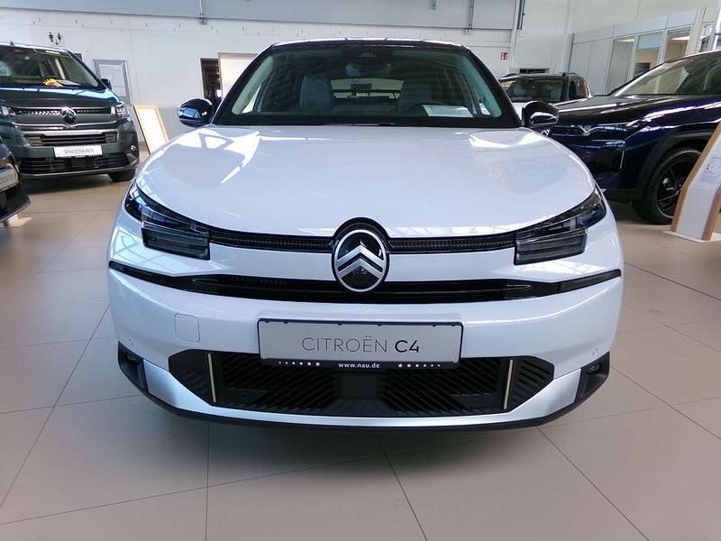 Neu Citroën C4 136 PS (100 kW) 2025 Okenit weiß SUV