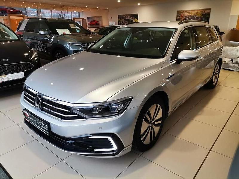 Gebraucht VW Passat GTE 218 PS (160 kW) 2020 Reflexsilber metallic Kombi