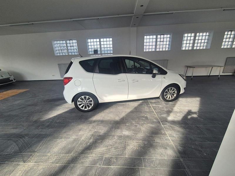Gebraucht Opel Meriva drive 120 PS (88 kW) 2017 Weiß Van / Kleinbus