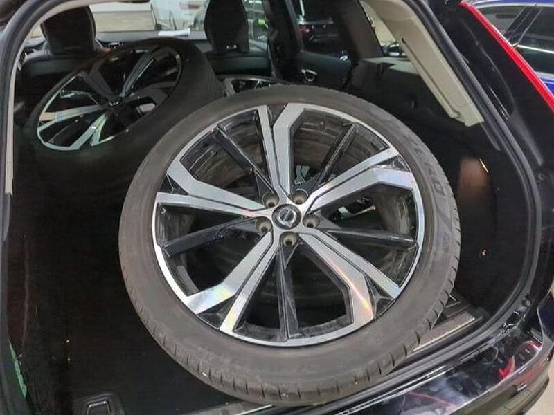 Gebraucht Volvo XC60 Plus 197 PS (144 kW) 2022 Schwarz SUV