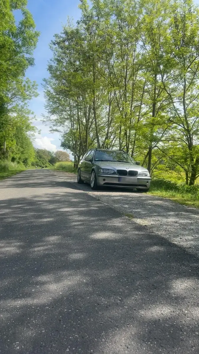 Gebraucht BMW 318 150 PS (110 kW) 2003 Silber Kombi