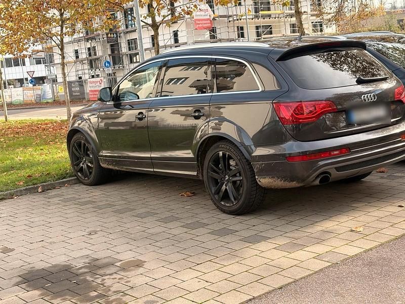 Gebraucht Audi Q7 Comfort 340 PS (250 kW) 2014 Andere farben SUV