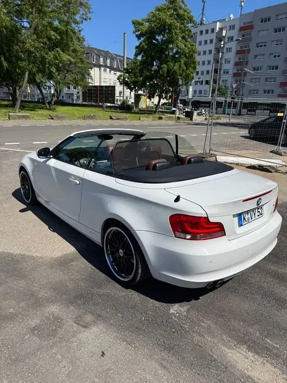 Gebraucht BMW 120 Cabriolet Exclusive 177 PS (130 kW) 2012 Weiß Cabrio