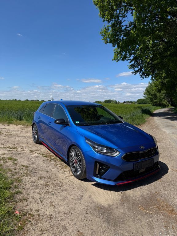 Blau Gebraucht 2020 Kia Ceed GT 2 Limousine | 18.000 € (Guter Preis) - Bild 1/4