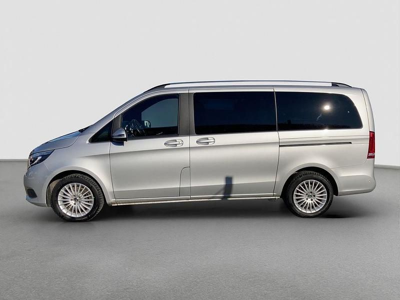 Gebraucht Mercedes V220 Edition 163 PS (119 kW) 2018 Silber (brillantsilber metallic) Van / Kleinbus