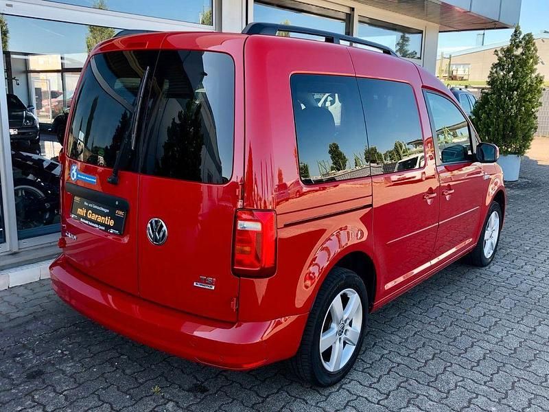 Gebraucht VW Caddy Comfortline 125 PS (91 kW) 2015 Rot Van / Kleinbus