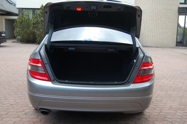 Gebraucht Mercedes C200 Avantgarde 249 PS (183 kW) 2008 Grau metallic Limousine