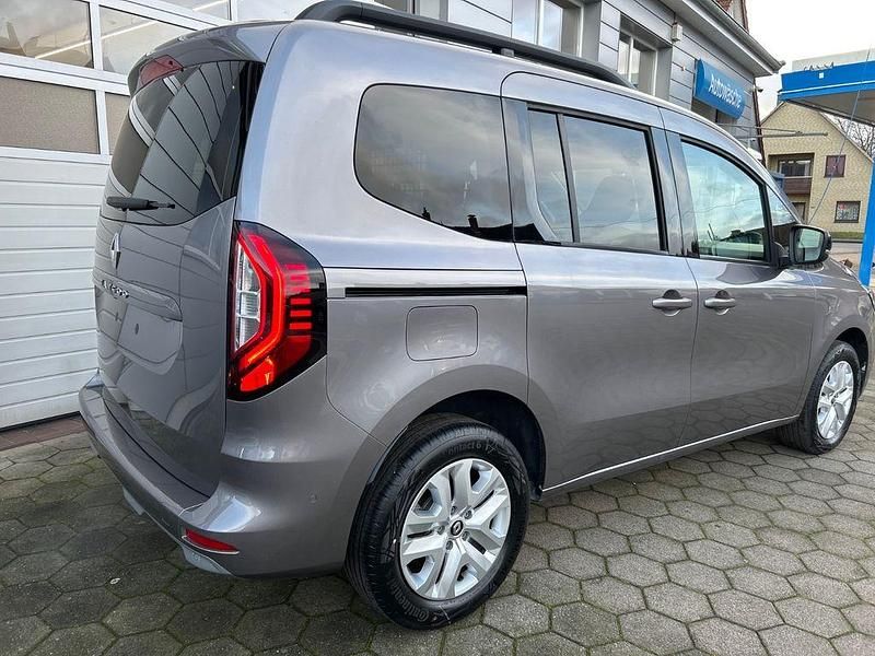 Neu Renault Kangoo Techno 131 PS (96 kW) 2025 Grau Van / Kleinbus