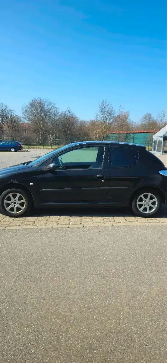 Używany Peugeot 206 75 KM (55 kW) 2007 Czarny Hatchback