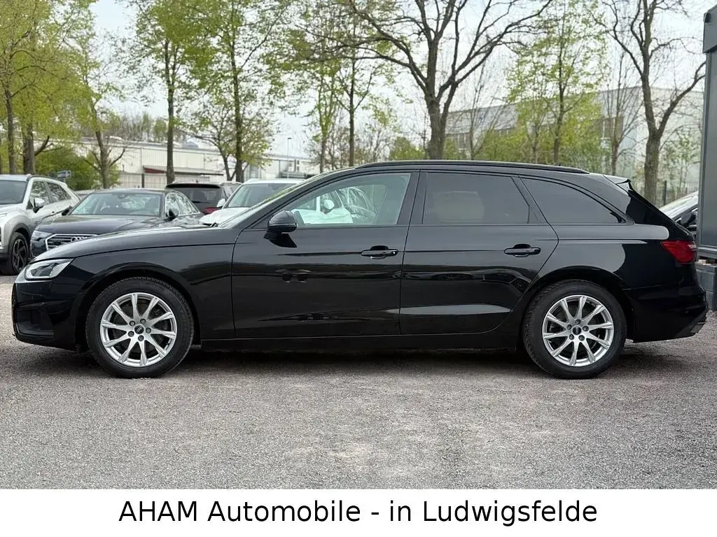 Używany Audi A4 Ambiente 150 KM (110 kW) 2022 Czarny Kombi