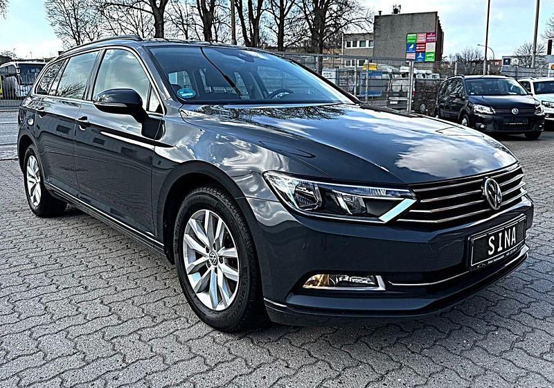 Gebraucht VW Passat 120 PS (88 kW) 2019 Grau Kombi