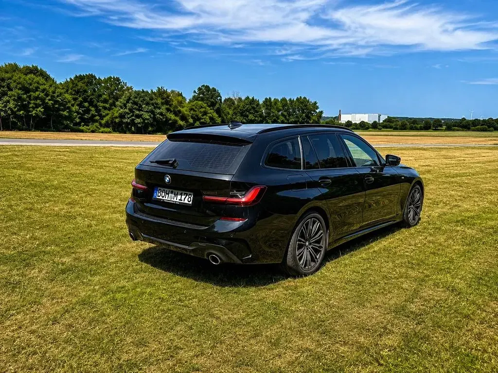 Gebraucht BMW 330 M Sport 258 PS (189 kW) 2019 Schwarz Kombi
