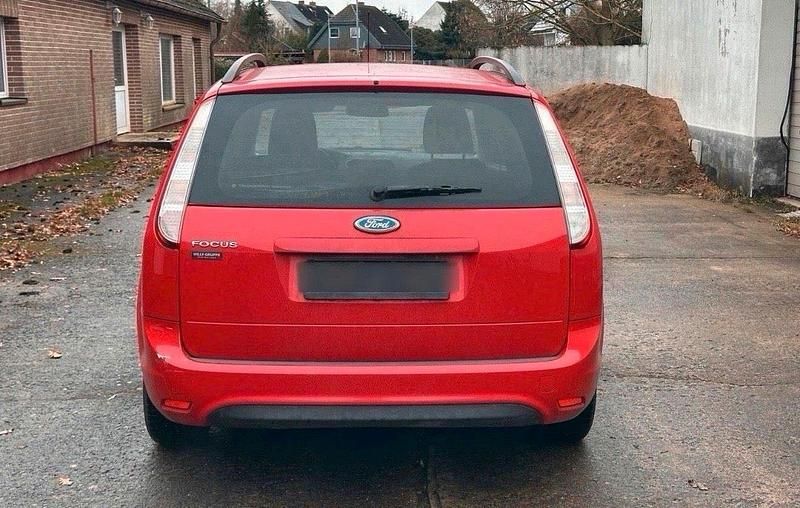 Gebraucht Ford Focus 145 PS (106 kW) 2009 Rot Kombi