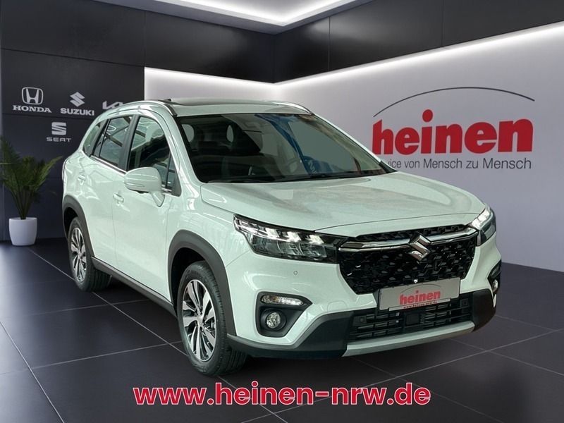 Weiß Gebraucht 2022 Suzuki SX4 S-Cross Comfort+ SUV | 29.480 € (Teuer) - Bild 1/4