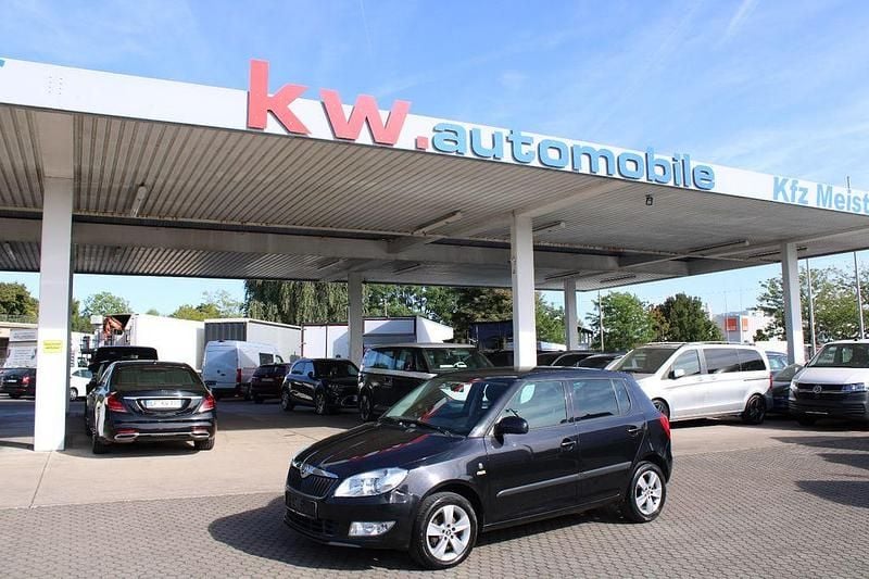 Schwarz Gebraucht 2013 Skoda Fabia Fresh Kleinwagen | 3.950 € (Guter Preis) - Bild 1/4