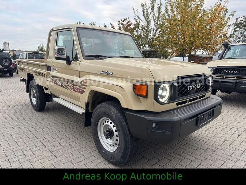 Gebraucht Toyota Land Cruiser 204 PS (150 kW) 2024 Beige SUV