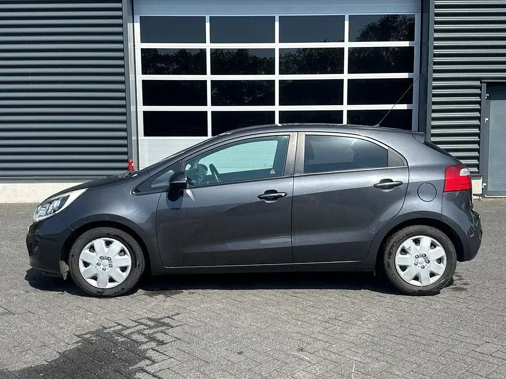 Gebraucht Kia Rio 86 PS (63 kW) 2012 Grau Limousine