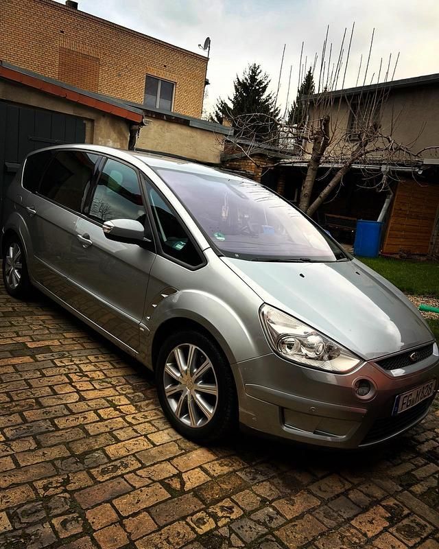 Silber Gebraucht 2006 Ford S-MAX S Van / Kleinbus | 2.300 € (Guter Preis) - Bild 1/2