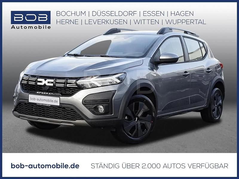 Grau Gebraucht 2025 Dacia Sandero Expression Kleinwagen | 19.333 € (Fairer Preis) - Bild 1/3